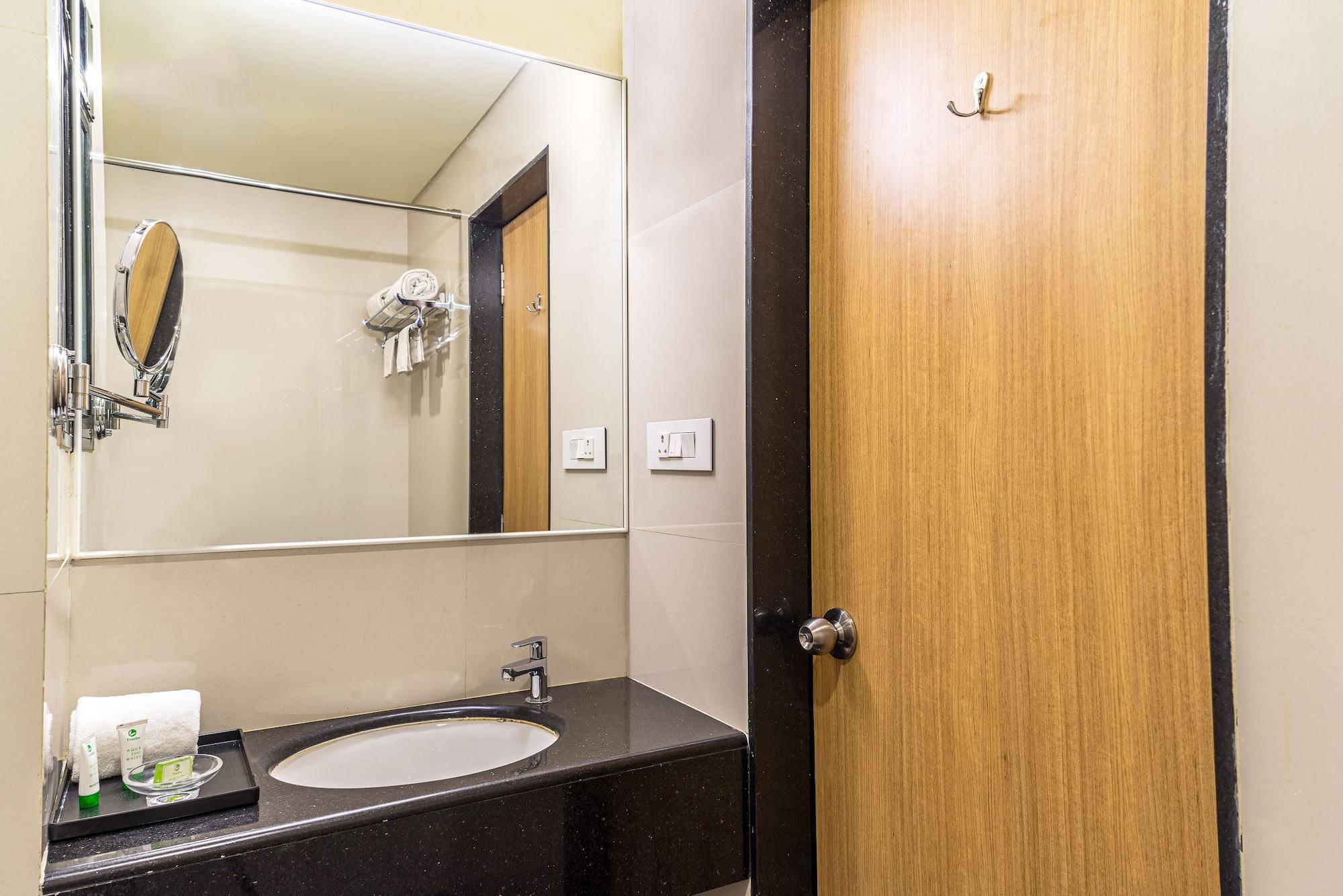 Treebo Premium Grand Emerald Pimpri-Chinchwad Экстерьер фото