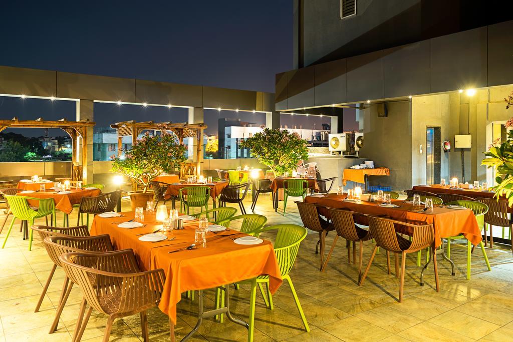 Treebo Premium Grand Emerald Pimpri-Chinchwad Экстерьер фото