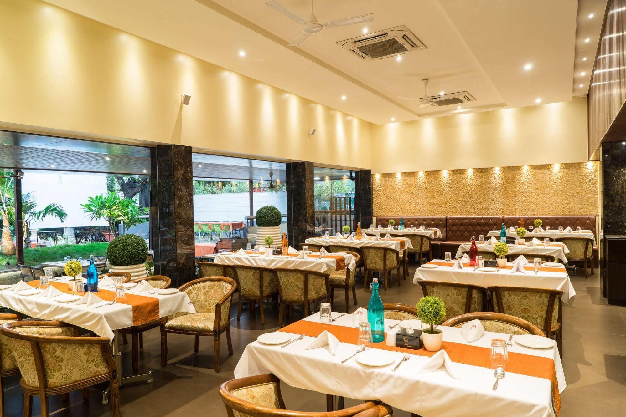 Treebo Premium Grand Emerald Pimpri-Chinchwad Экстерьер фото