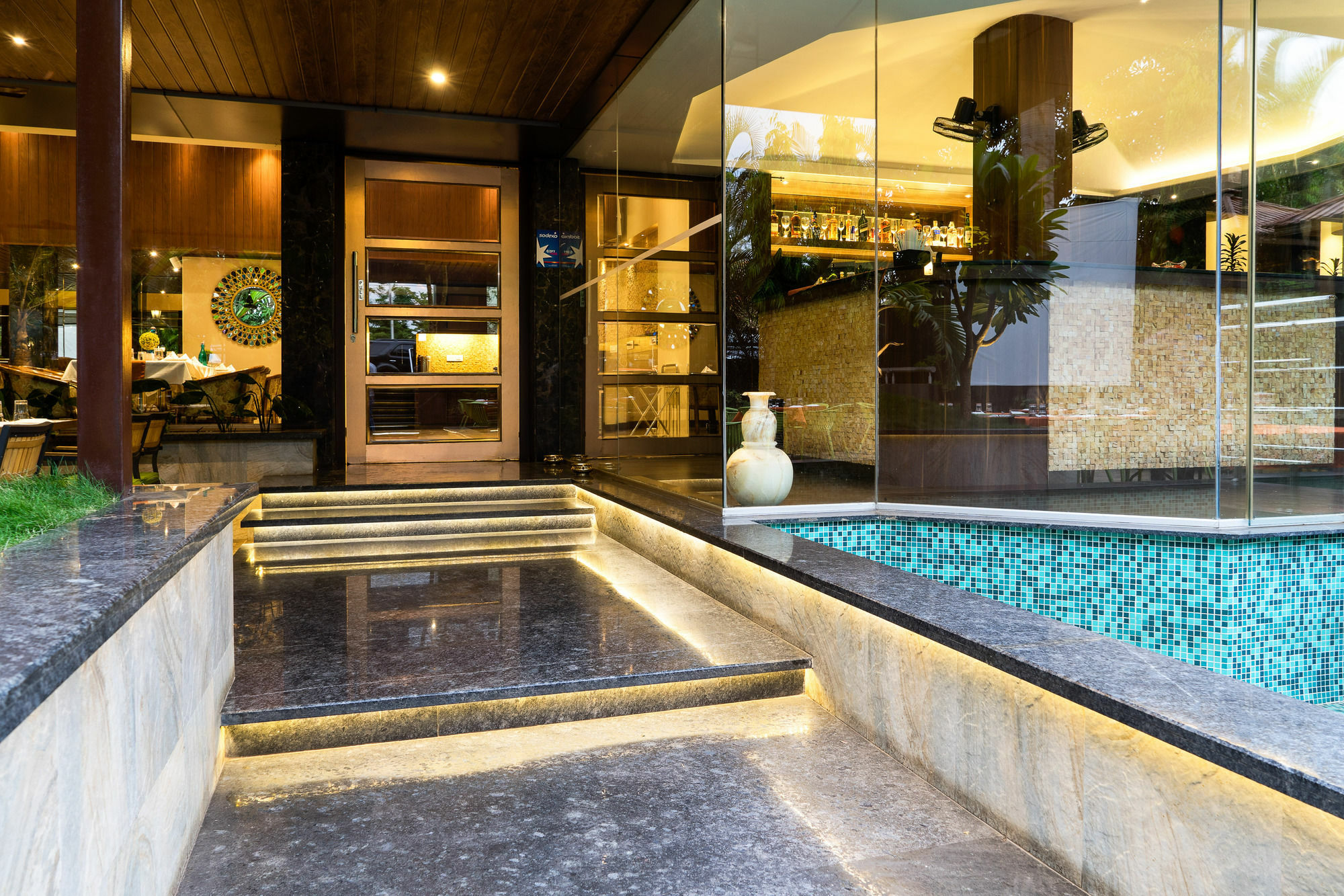 Treebo Premium Grand Emerald Pimpri-Chinchwad Экстерьер фото